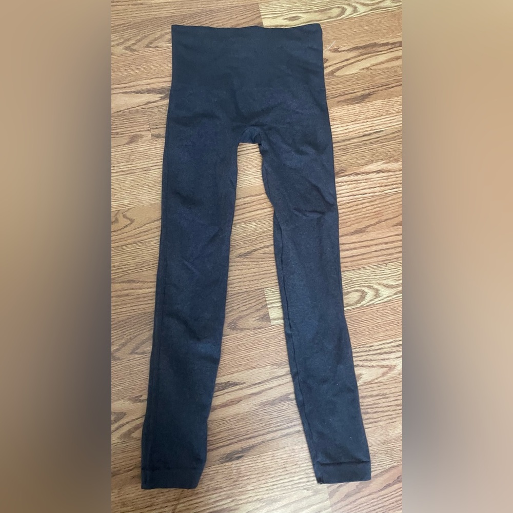Spanx Seamless Leggings with Charcoal Gray Size Medium